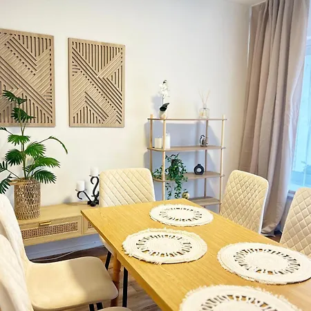 Bege Proteam Base Semesterbostad